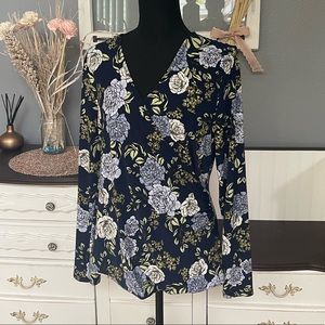 Ann Taylor factory wrap style top. Size large